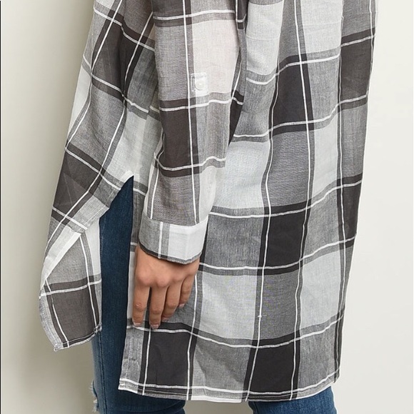 ❌DONATED❌Black White Gray Checkered Plaid Button Down Boyfriend Shirt Top - Picture 2 of 9